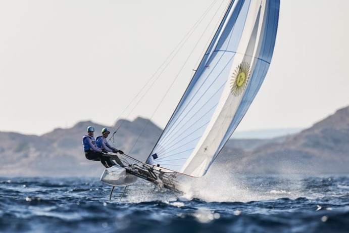 Eugenia Bosco y Mateo Majdalani recuperaron el segundo lugar en la vela olímpica y sueñan con una medalla