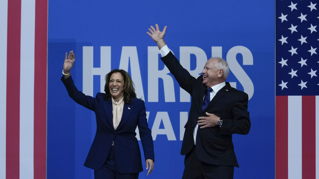 Kamala Harris y Tim Walz se mostraron juntos en su primer acto de campaña