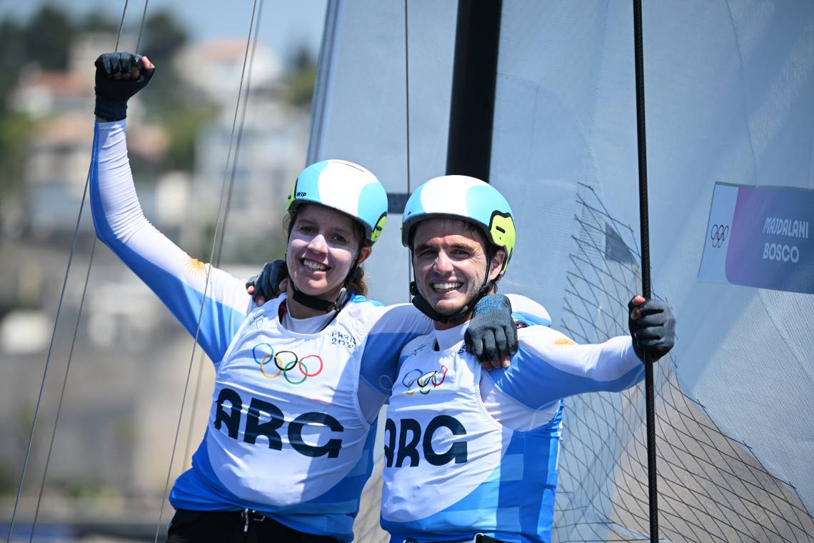 Los argentinos Mateo Majdalani y Eugenia Bosco ganaron la medalla de plata en Nacra 17