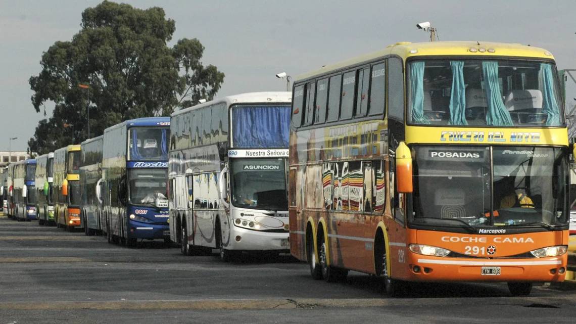 El Gobierno nacional reglamentó la desregulación de los seguros de transporte de pasajeros: la letra chica de la norma