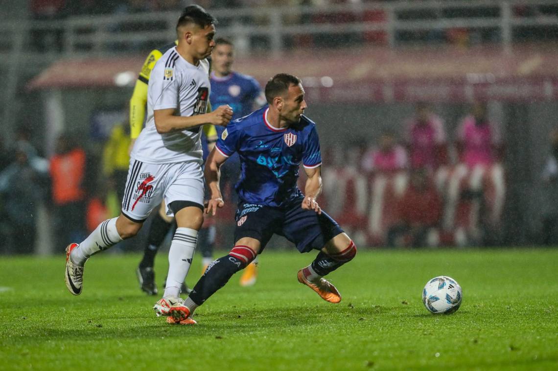 Unión no pudo con Deportivo Riestra y desperdició otra chance de llegar a la punta