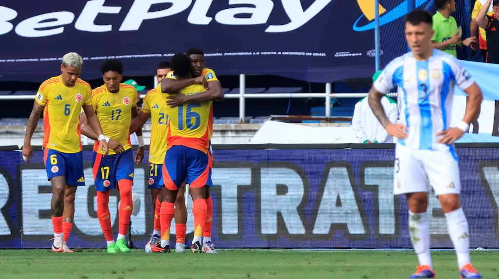 Con un polémico penal, la Argentina perdió ante Colombia por las Eliminatorias Sudamericanas