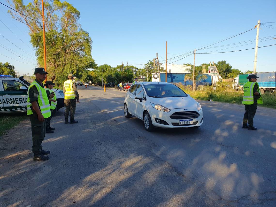 Un hombre armado intentó escapar de un control y atropelló a un gendarme