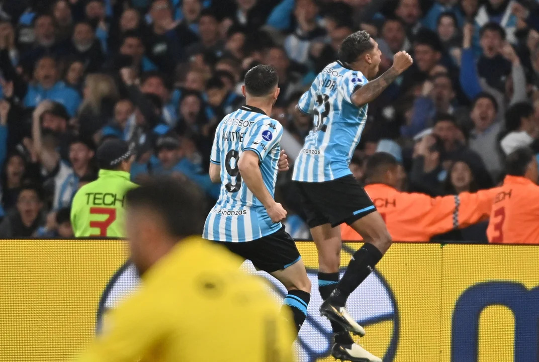 Racing goleó 4-1 a Athletico Paranaense y se clasificó a la semifinal de la Copa Sudamericana