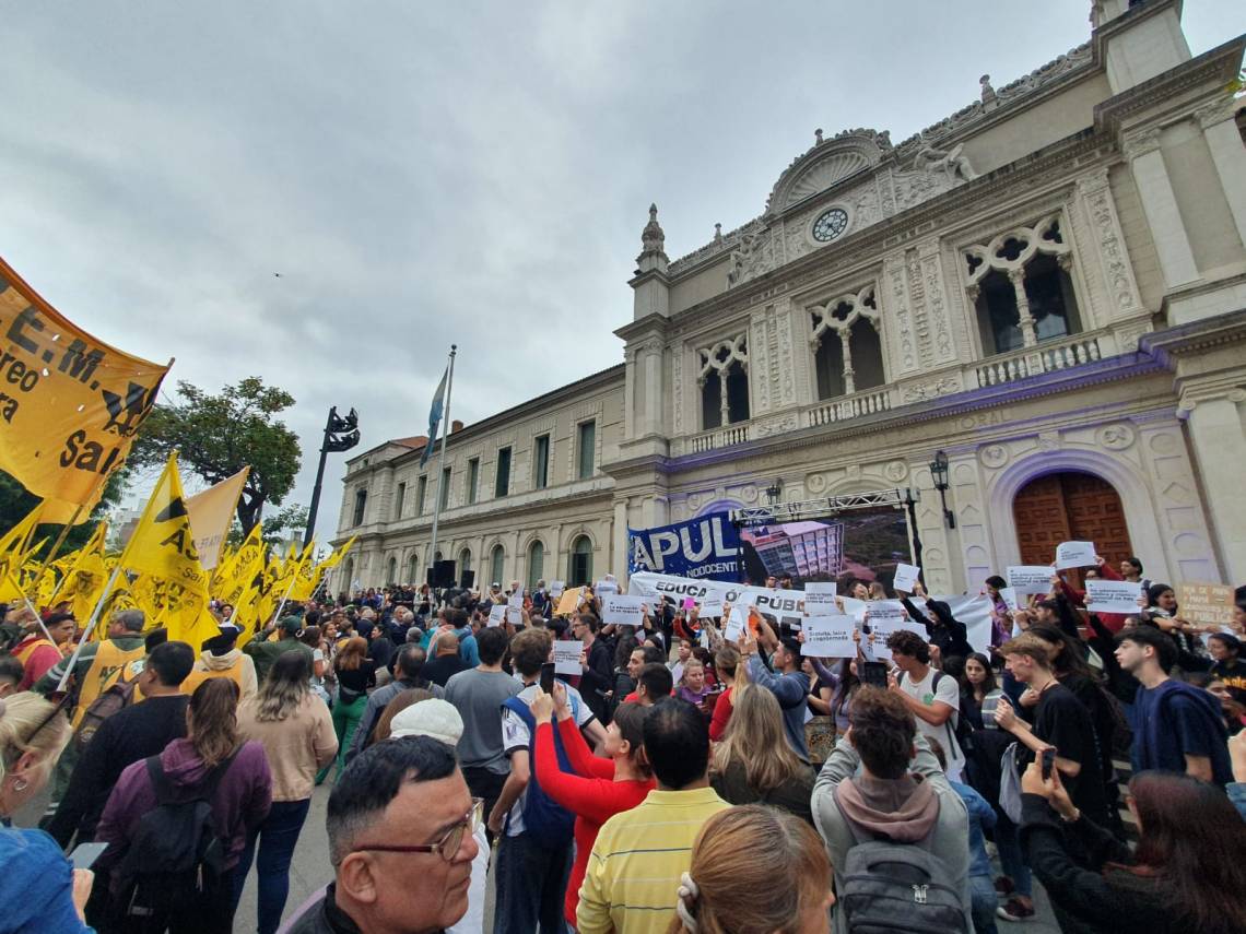 Manifestantes participan de la Marcha Universitaria del pasado 23 de abril.  (Foto: STD)