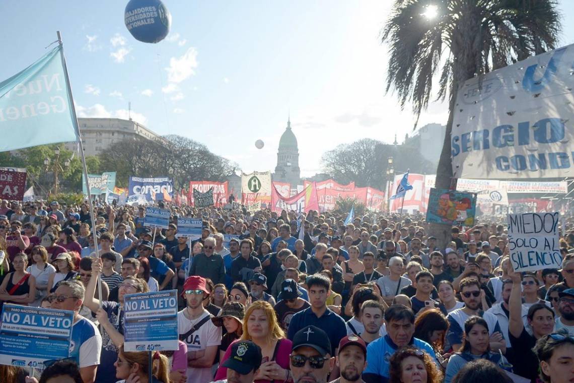 Masiva marcha en reclamo de fondos para las universidades públicas