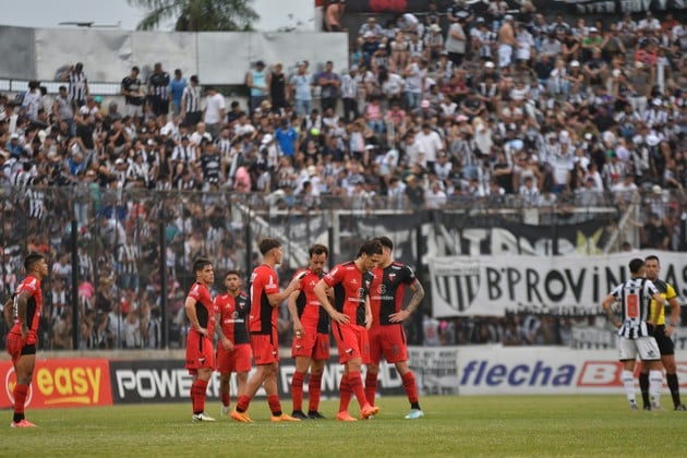 Colón empató ante Chaco For Ever y se diluyen las posibilidades de llegar al primer puesto. (Crédito: El Litoral)