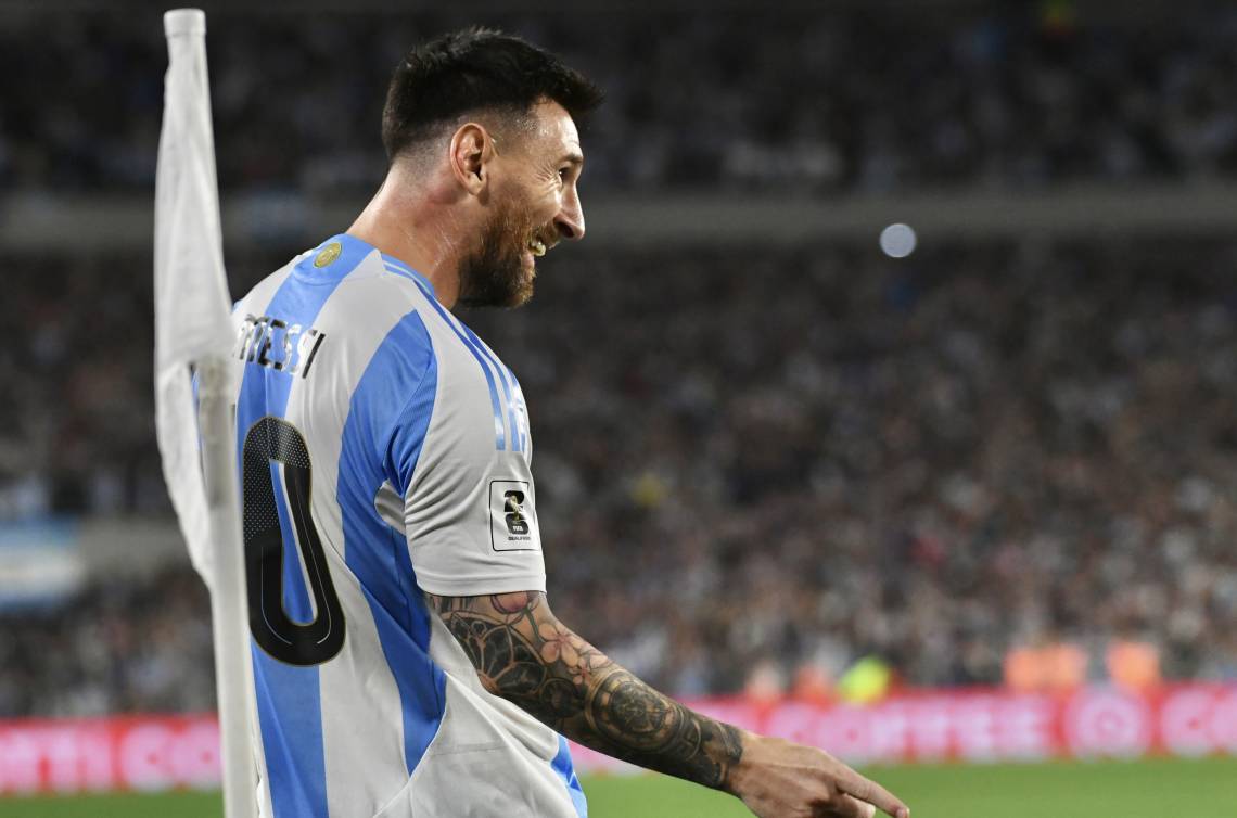 Con tres goles de Messi, Argentina se lució y derrotó 6-0 a Bolivia por las Eliminatorias