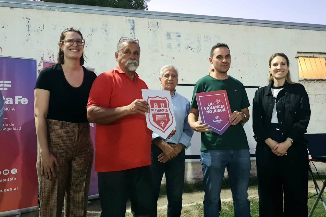 Se realizó un taller de prevención de violencia en el fútbol en el Club Floresta