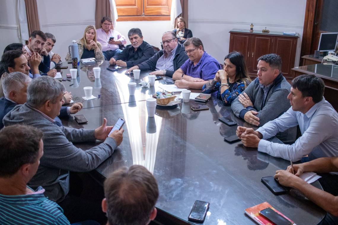 Reunión de la paritaria municipal realizada este jueves en Casa de Gobierno. (Foto: FESTRAM)