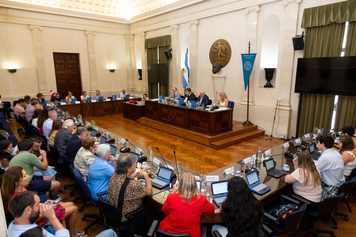 El Consejo Superior de la Universidad Nacional del Litoral tuvo este jueves su sesión ordinaria.