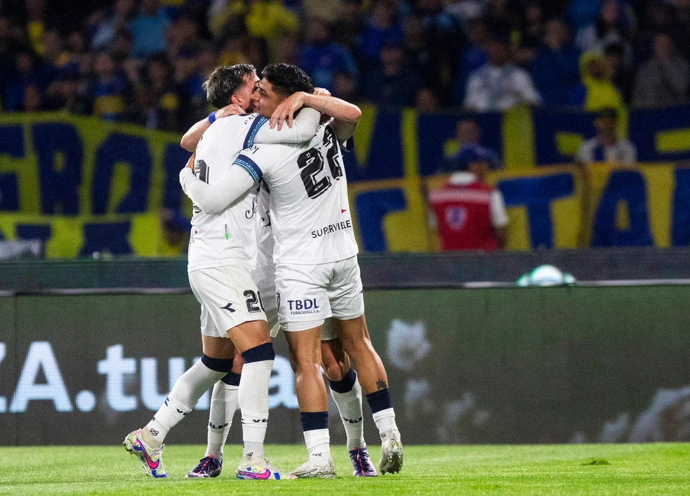 Vélez se lo dio vuelta a Boca en una semifinal increíble y es finalista de la Copa Argentina