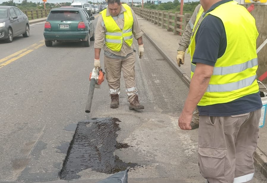 Vialidad Nacional realiza “arreglos de transitabilidad” en el puente Carretero