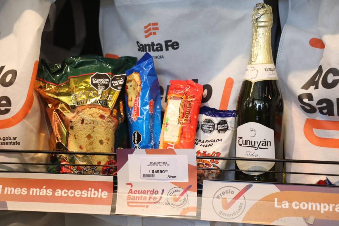 La Provincia presentó una canasta con productos a precios promocionales para la mesa navideña