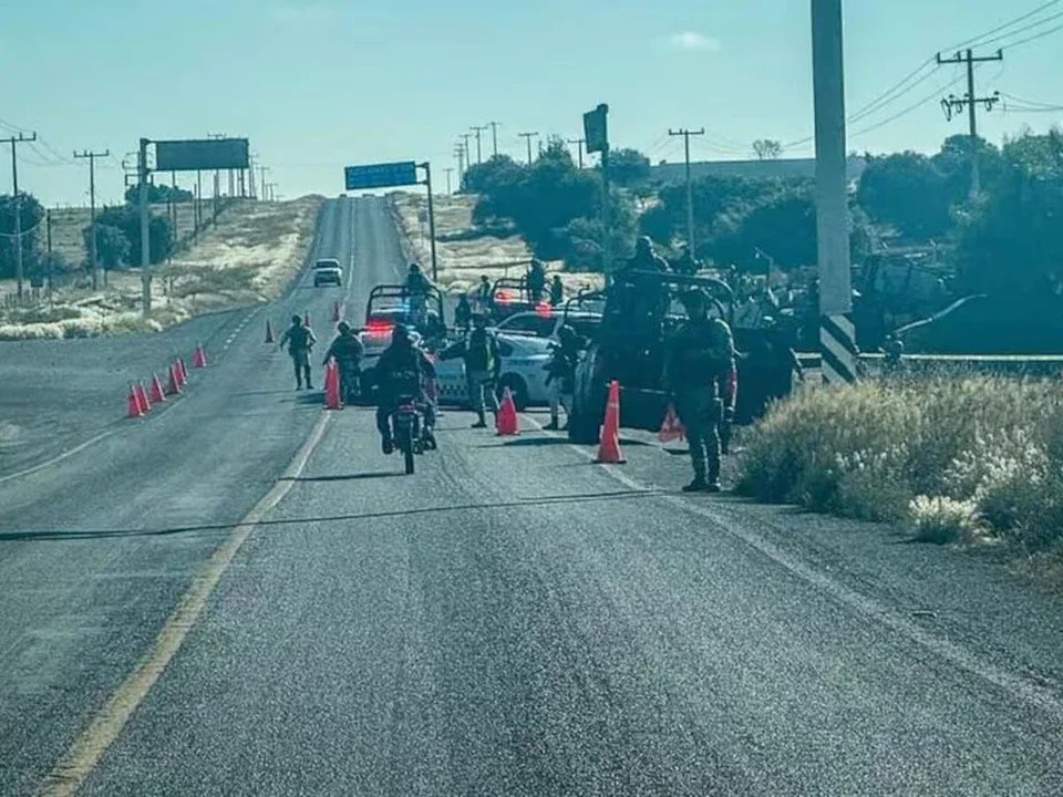 Hallaron cinco cuerpos en bolsas de plástico en una ruta del centro de México