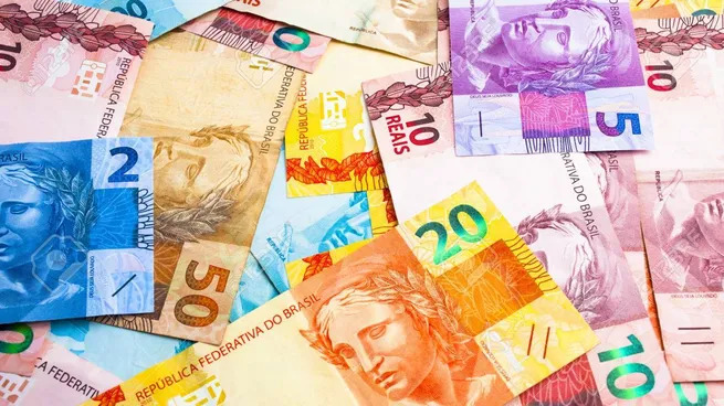 El real brasileño tocó un nuevo mínimo histórico frente al dólar y en un mes ya se depreció más de 6%