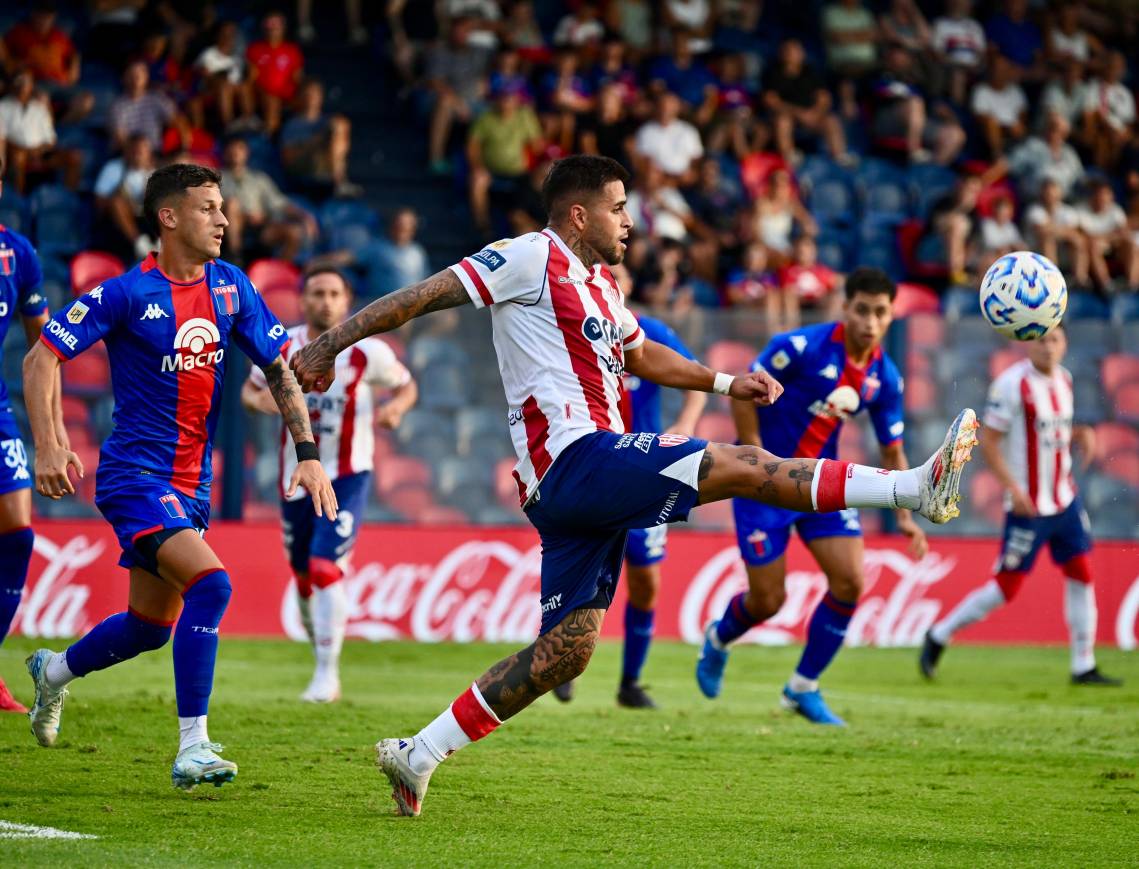 Argentinos Juniors golpeó temprano y venció a Unión en el 15 de Abril.