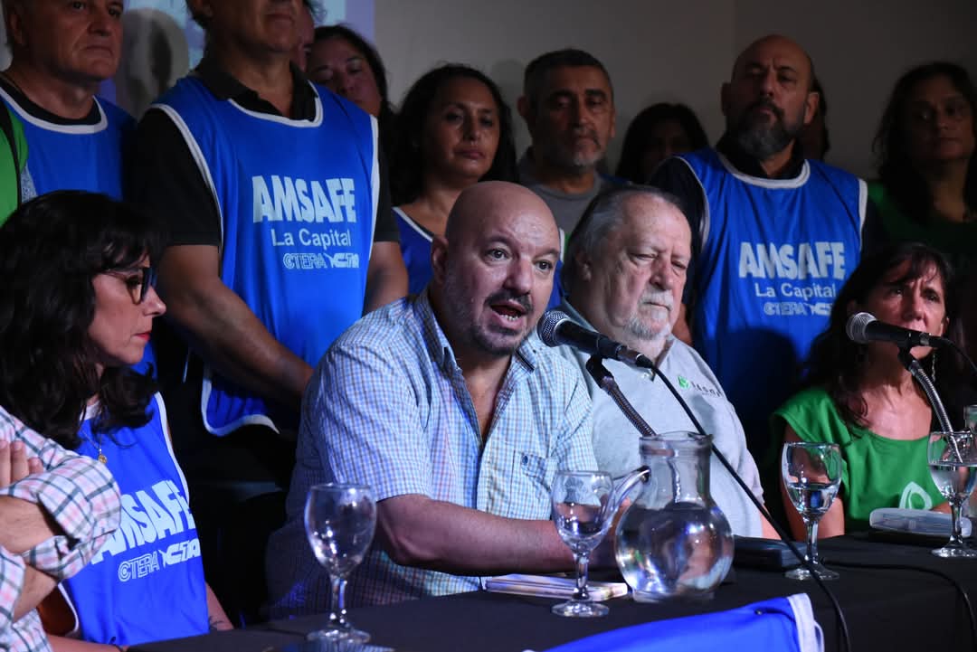 AMSAFE y SADOP realizaron una conferencia de prensa en el marco del paro docente