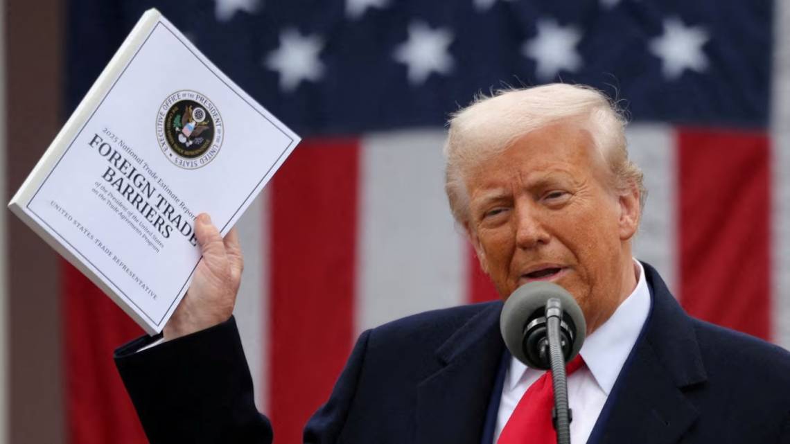 Empezó a regir el arancel del 10% decretado por Trump para todas las importaciones de EEUU