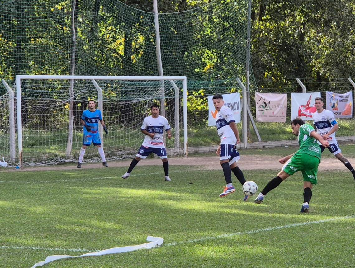 Atenas y Don Salvador protagonizaron un choque de santotomesinos. (Foto: STD)