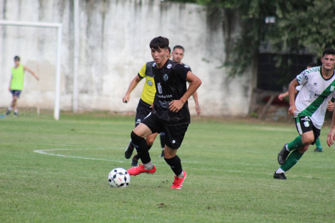 Academia AC y El Quillá, un duelo con mucho en juego y transmisión de Radio Nova