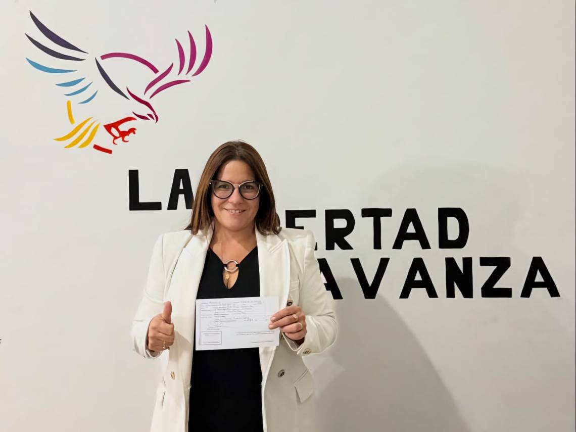 Giselle Miravete firmó su afiliación a La Libertad Avanza