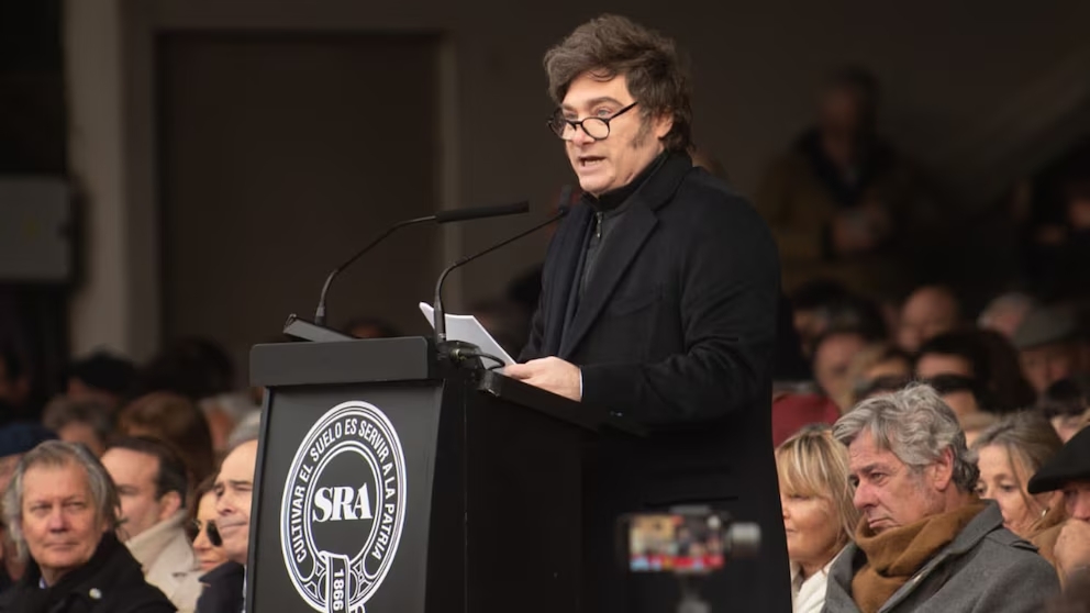 En La Rural, Milei anunció una baja “permanente” de las retenciones al campo