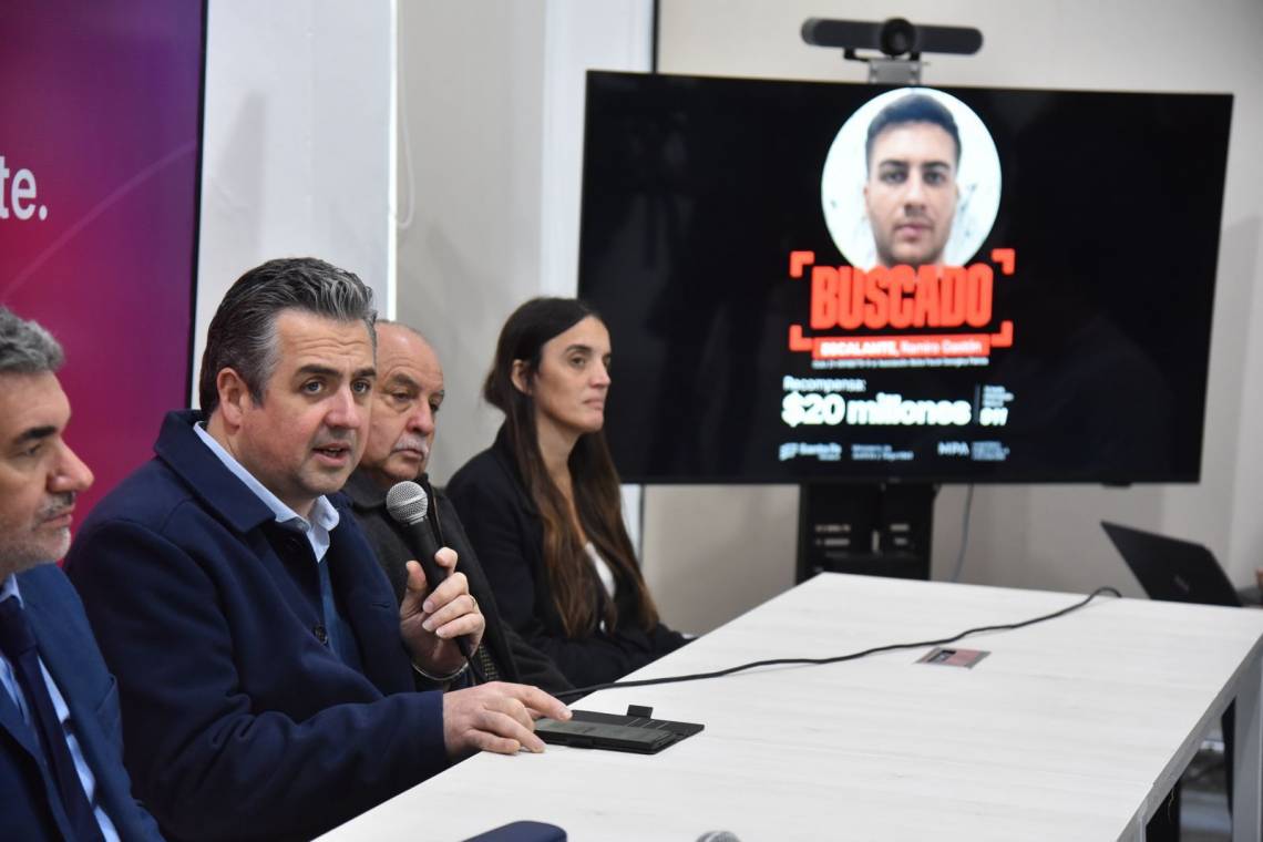 Presentaron la lista de los 10 delincuentes más buscados de la provincia: quiénes son y cuál es la recompensa