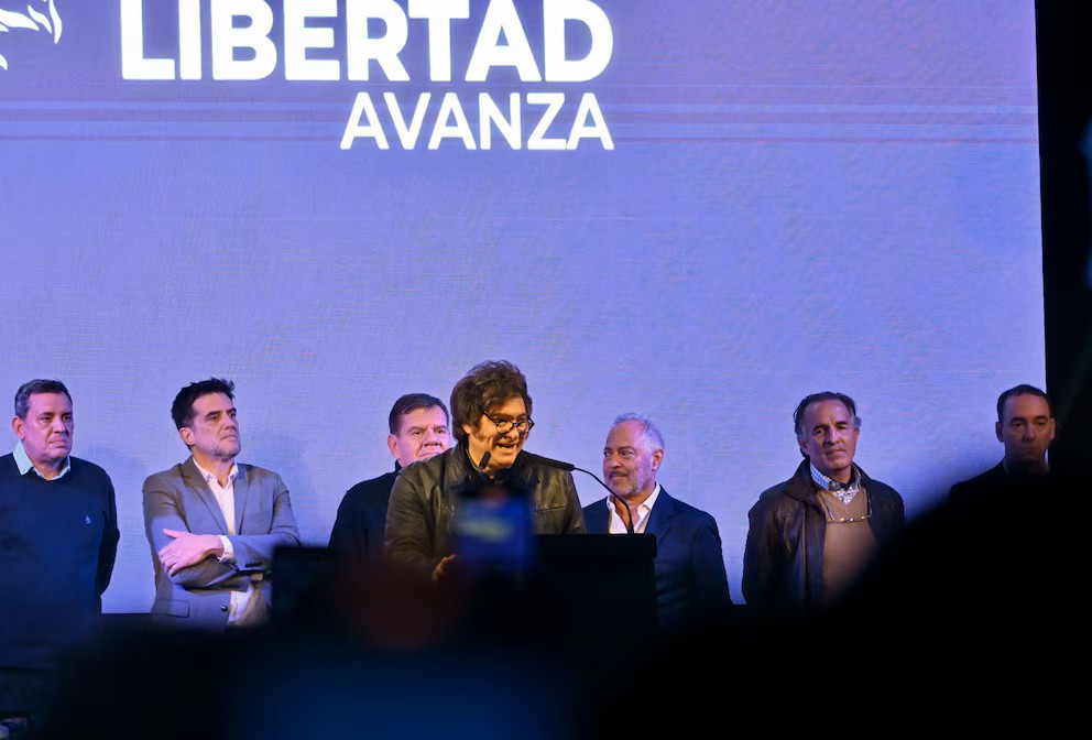 Milei lanzó la campaña bonaerense con duros ataques a Kicillof y el lema “Kirchnerismo Nunca Más”