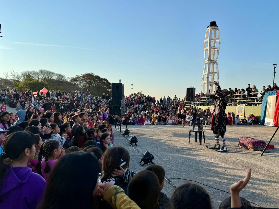 Gran convocatoria familiar en el anfiteatro por el Día del Niño