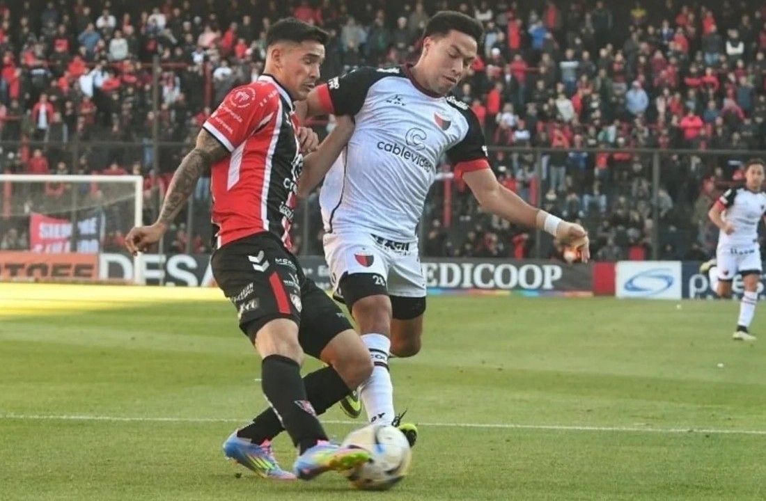 Colón no pudo sostener la ventaja y empató con Chacarita