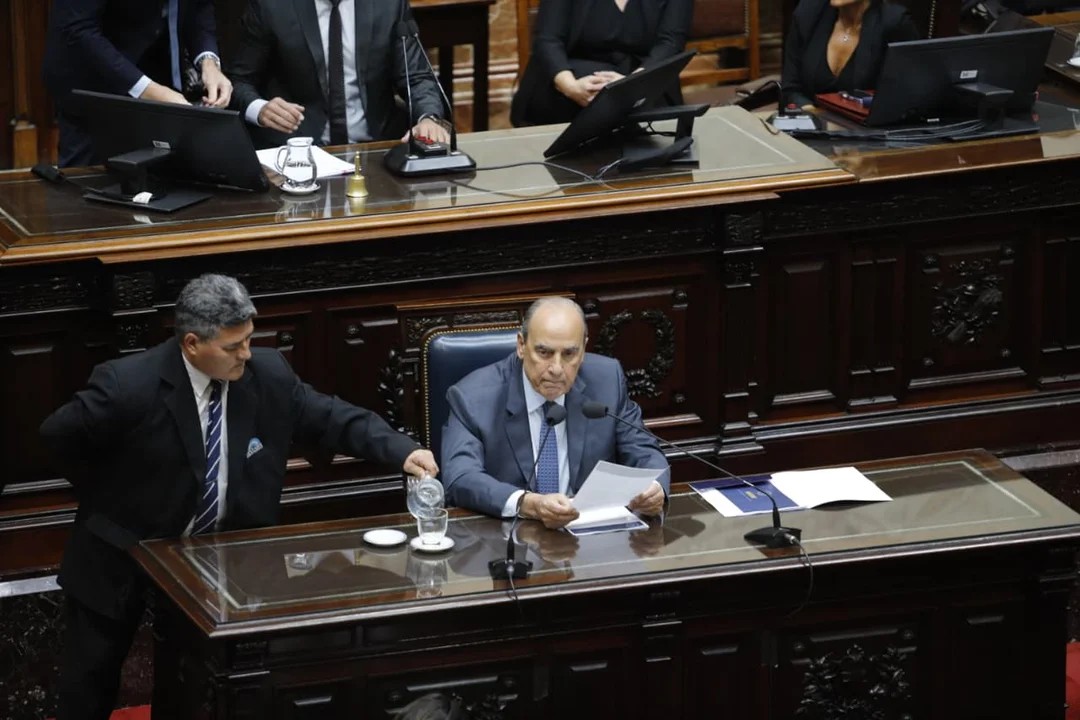 En Diputados, Francos negó coimas, defendió a Karina Milei y denunció una “operación política”