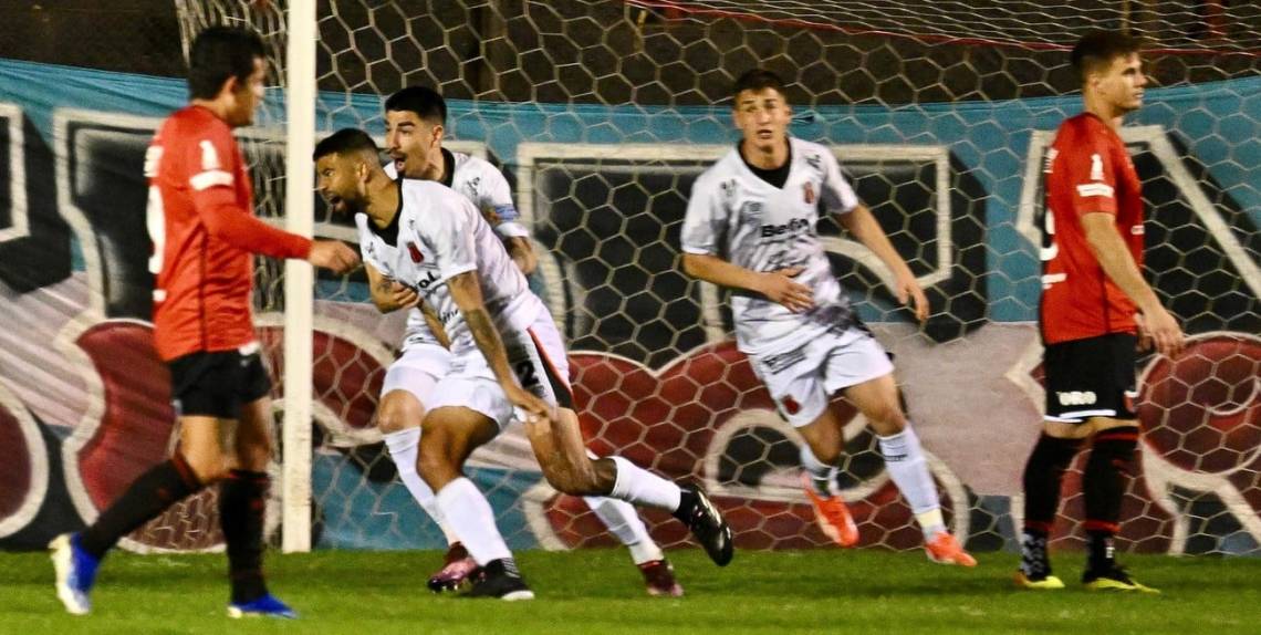Colón jugó otro pésimo partido perdió y 1-0 ante Defensores de Belgrano