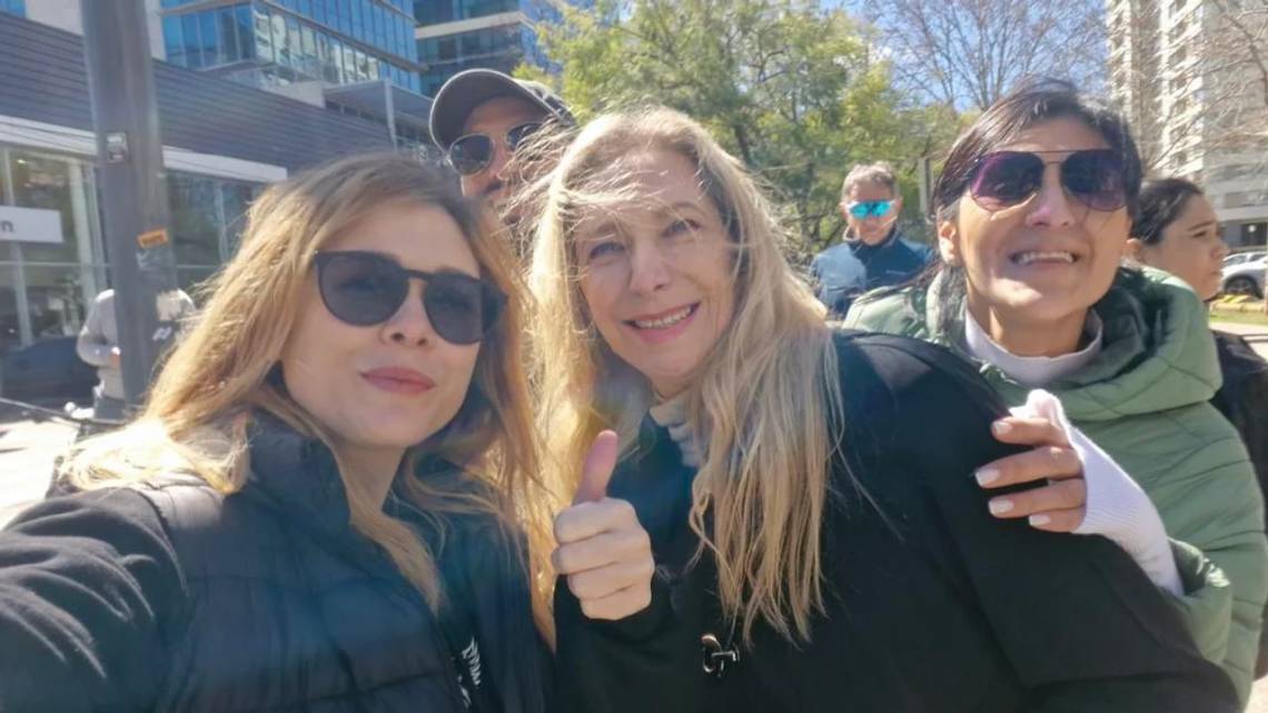 Blindada por militantes, Karina Milei evitó responder preguntas del periodismo