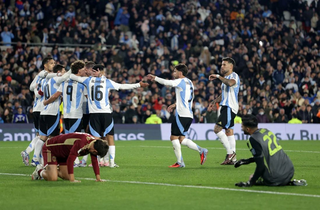 Sin Messi, la Selección argentina cierra las Eliminatorias Sudamericanas en su visita a su par de Ecuador