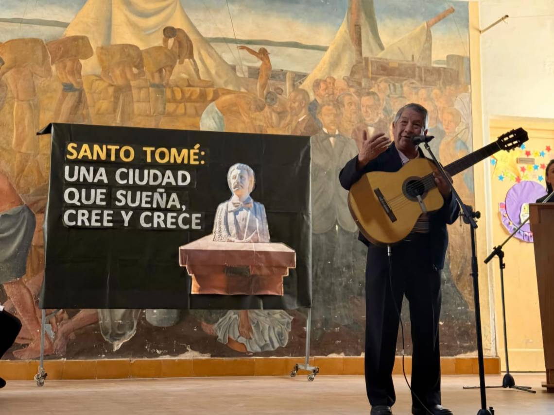 La Escuela Simón de Iriondo fue sede del acto por el 153º aniversario de la ciudad