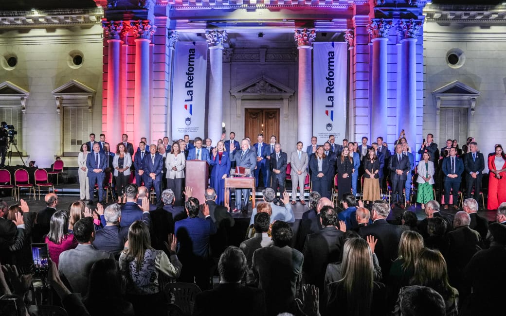 La nueva Constitución de Santa Fe fue jurada por los tres poderes del Estado, representantes y ciudadanos