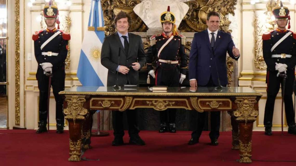 Lisandro Catalán juró como ministro del Interior: “Somos optimistas, el futuro del país va a ser bueno”