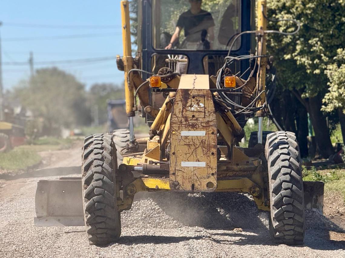 El mejorado pétreo avanza en el sur de la ciudad: trabajan en calle Zavalla y continuarán en Castelli