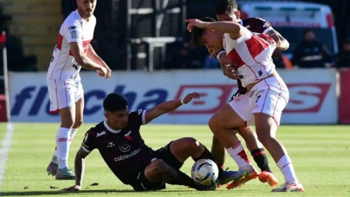 Con el empate y resultados ajenos, Colón mantuvo la categoría