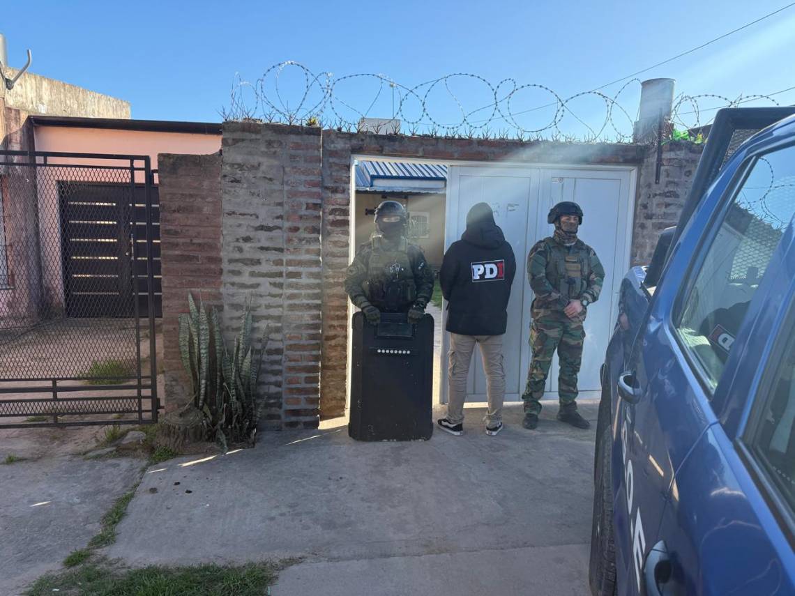 Allanamiento en la zona sur de la ciudad: un hombre y una mujer fueron arrestados por robo