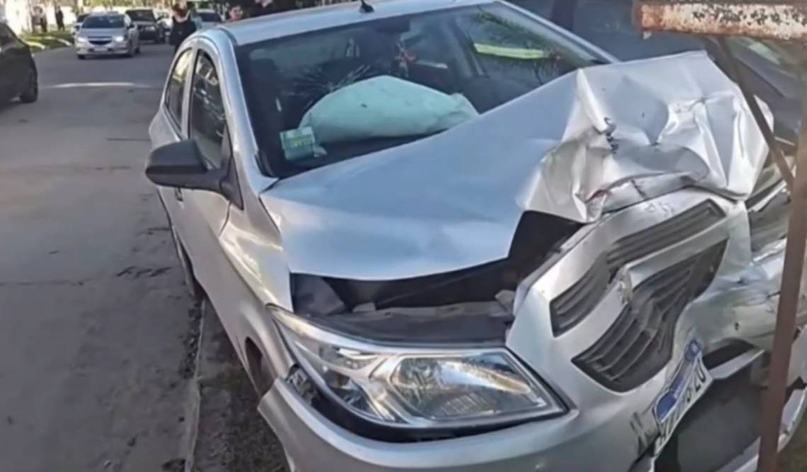 Un conductor permanece internado en grave estado tras un siniestro vial en Castelli