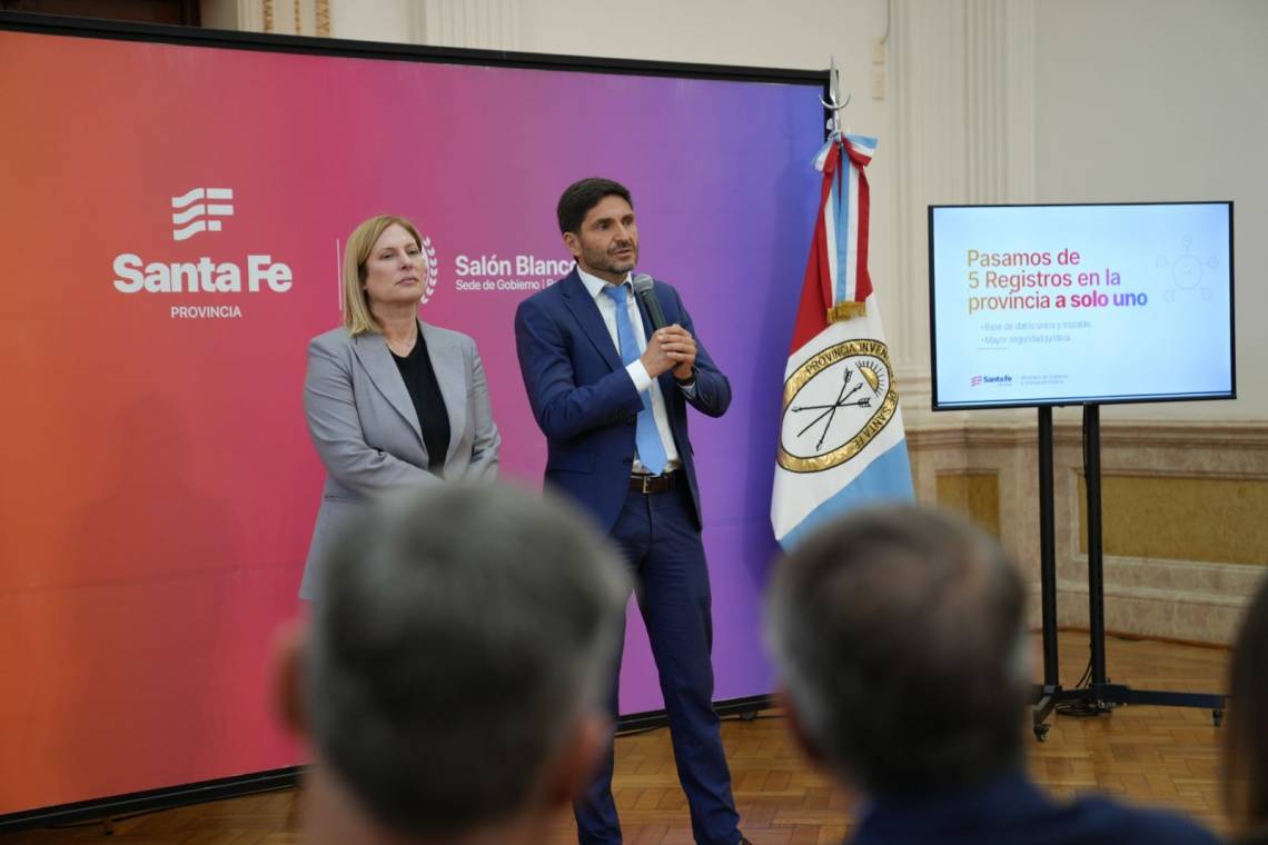 Pullaro: “Tenemos que devolver a la sociedad santafesina un Estado cercano y que pueda dar respuestas”