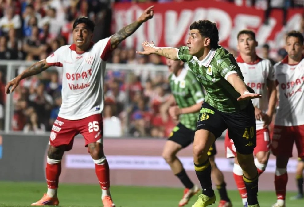 Unión sufrió un duro golpe en casa y cayó ante el último del torneo