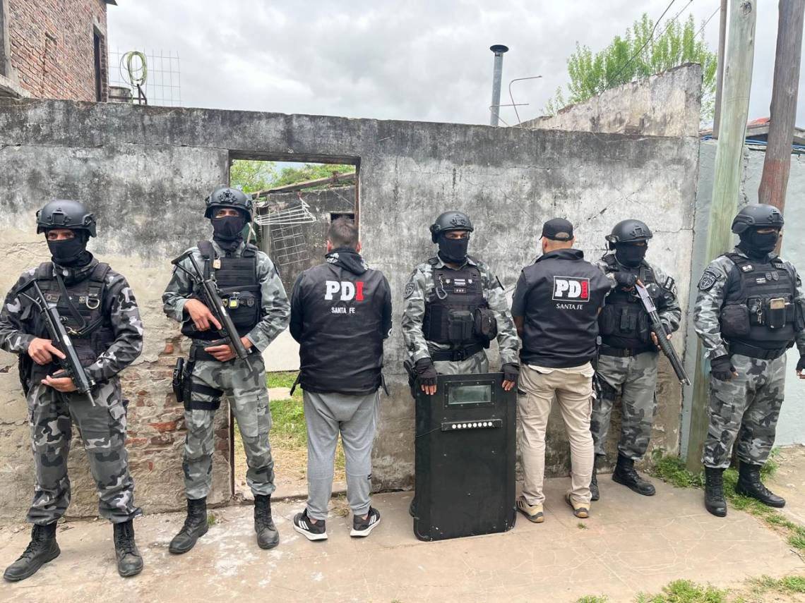 Allanamientos en nuestra ciudad: detuvieron a un hombre y una mujer buscados por un violento robo en la provincia de Santa Cruz
