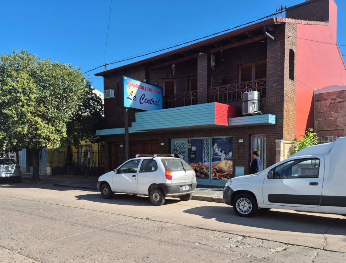 Robaron en panadería La Central, a metros de las cinco esquinas