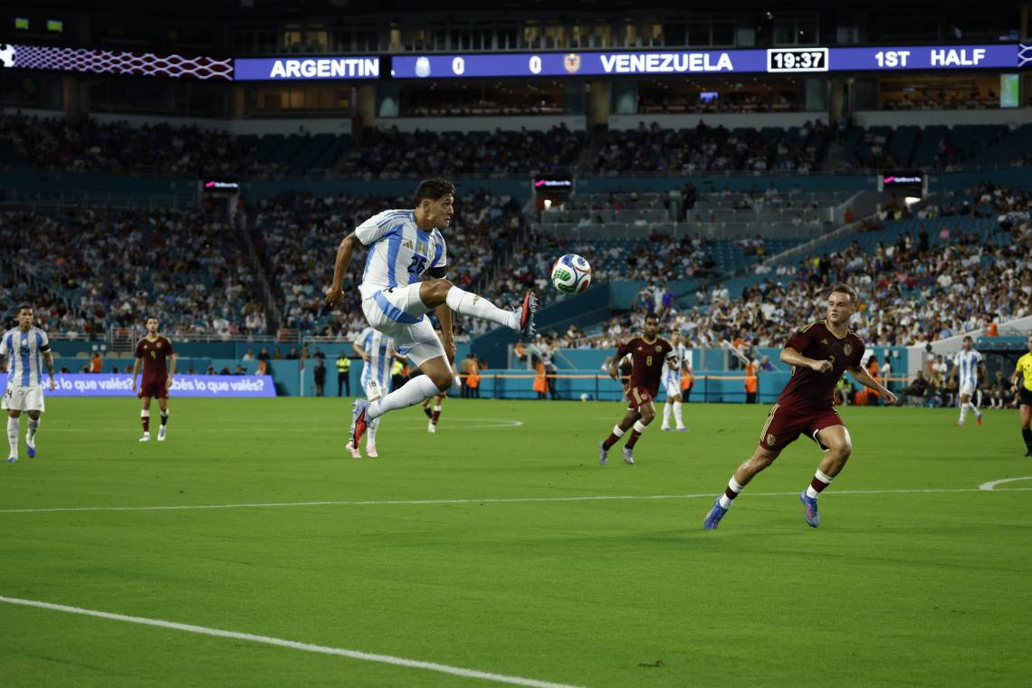 Sin Messi, Argentina venció a Venezuela en Miami con un gol de Lo Celso