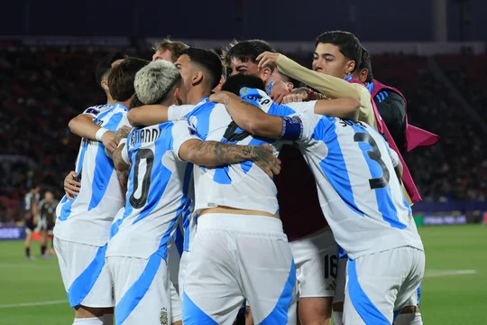 La Selección argentina consiguió un triunfazo por 2-0 ante México y avanzó a semis en el Mundial Sub 20