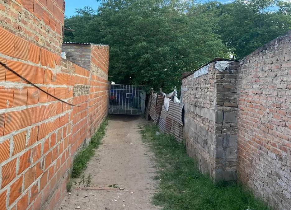 Brutal femicidio en Santa Fe: una mujer fue asesinada a puñaladas por su expareja