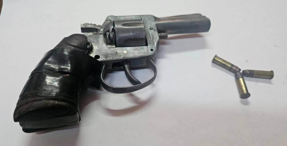 Procedimientos policiales en Santa Fe y Santo Tomé: secuestraron armas y detuvieron a un prófugo